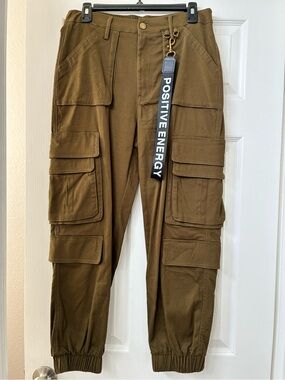 Charlotte Russe Olive Green Cargo Joggers with 'Positive Energy' Keychain